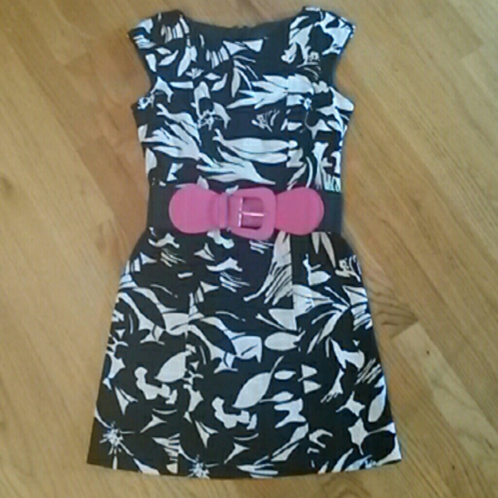 Bold Print Black and White Petite Dress Size 4P